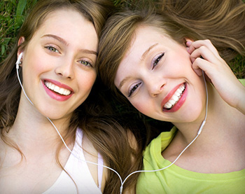 Girls were advised by their Cupertino oral surgeon on how to handle their wisdom teeth post op.