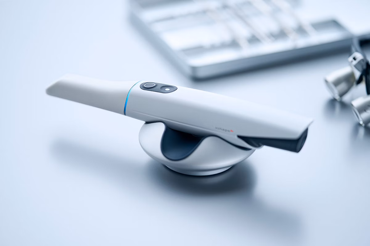 3Shape TRIOS 5 wireless intraoral scanner at Dr. Massoomi's offices in Cupertino and Los Gatos